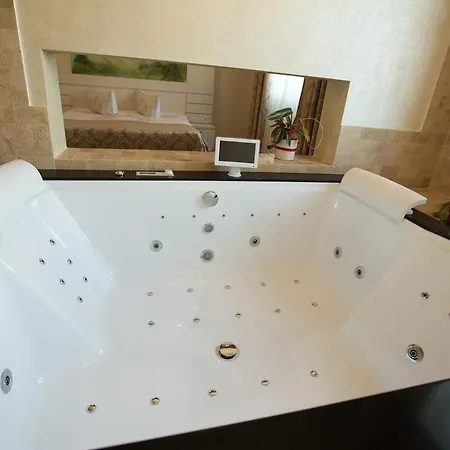 Sheriff Hotel 3*